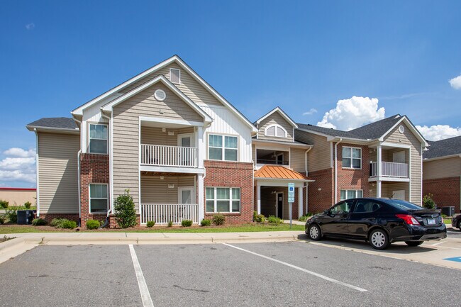 McArthur Park Apartments in Fayetteville, NC - Building Photo - Building Photo