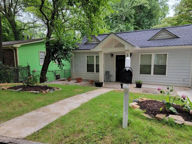 property at 35 Rockmart Dr NW