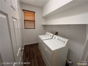 8980 Dorrell Ln in Las Vegas, NV - Building Photo - Building Photo