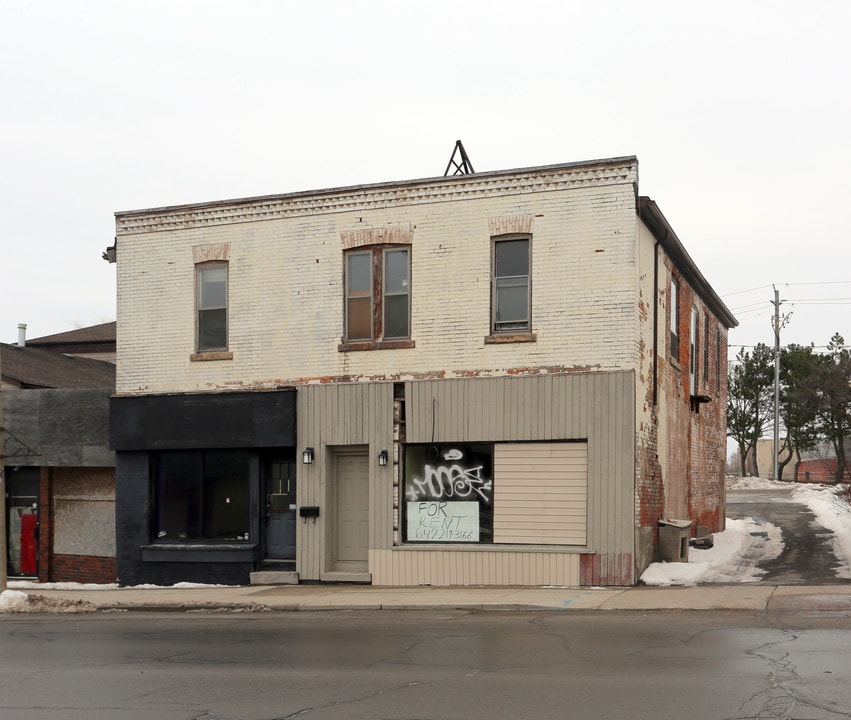 50-52 Niagara St in Welland, ON - Building Photo