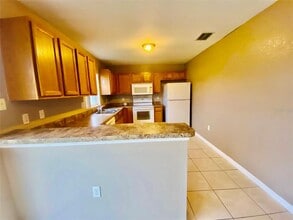 502 Albatross Dr in Poinciana, FL - Building Photo - Building Photo