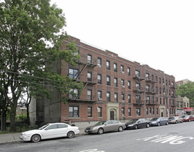 702 E New York Ave in Brooklyn, NY - Building Photo - Building Photo