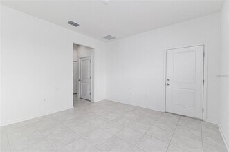 1121 Deepwater Cir in Eagle Lake, FL - Building Photo - Building Photo