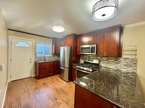 2217 9th St, Unit 1 in Berkeley, CA - Foto de edificio - Building Photo