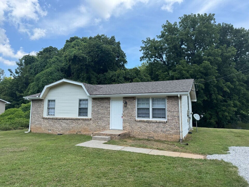 2213 Glory Dr in Clarksville, TN - Building Photo