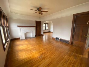2259 N 72nd St in Wauwatosa, WI - Building Photo - Building Photo
