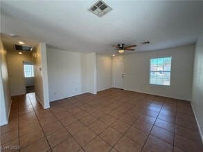 5921 Forest Creek Rd in North Las Vegas, NV - Building Photo - Building Photo