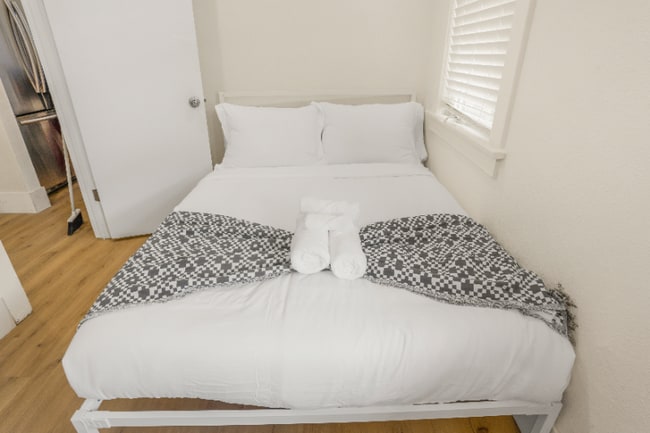 312 La France Ave, Unit 312B in Alhambra, CA - Building Photo - Building Photo