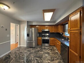 11 Central Ave in New City, NY - Building Photo - Building Photo