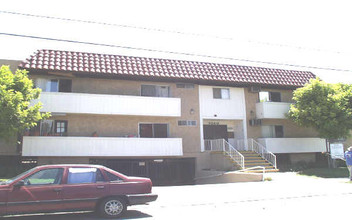 Milwood Apartments in Canoga Park, CA - Building Photo - Building Photo