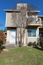 3904 Hudson Bend Rd in Austin, TX - Building Photo - Building Photo