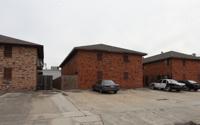 913-915 Dimarco Dr in Marrero, LA - Foto de edificio - Building Photo