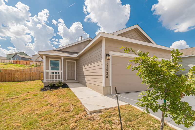 13428 Homestead Wy in San Antonio, TX - Building Photo