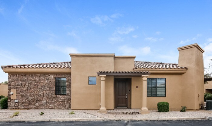 4241 Pebble Creek Pkwy in Goodyear, AZ - Building Photo