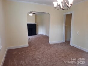 2424 Statesville Ave in Charlotte, NC - Building Photo - Building Photo