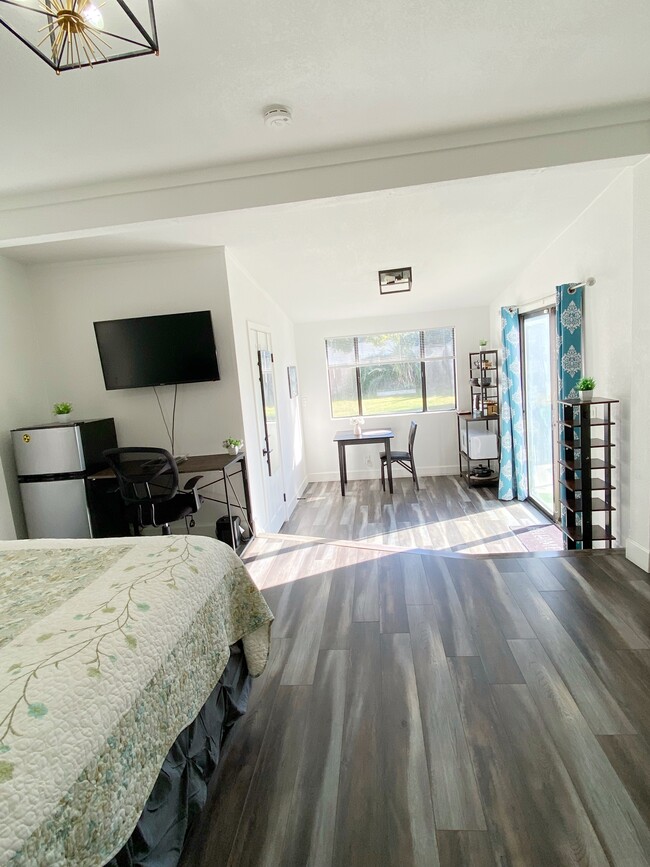 property at 416 N Lee Ave