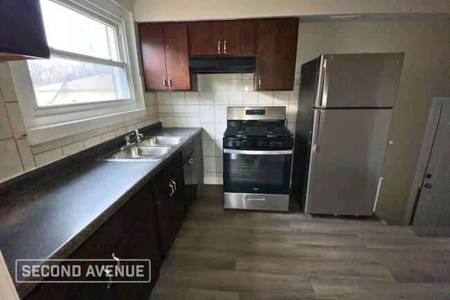 10036 S Paxton Ave in Chicago, IL - Building Photo - Building Photo