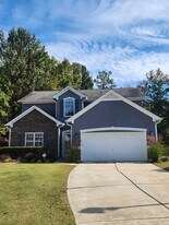 7747 Parkside Dr in Lithia Springs, GA - Building Photo