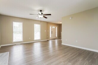 128 Pondfield Ct in Clayton, NC - Building Photo - Building Photo