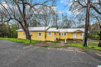 27 1st St NE-Unit -B in Graysville, AL - Building Photo - Building Photo