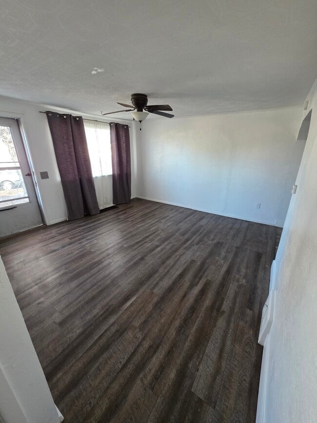 711 Santa Clara Ave, Unit B in Pueblo, CO - Building Photo - Building Photo