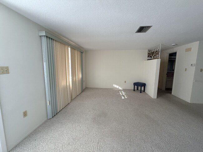 10802 Laburnum Dr in Port Richey, FL - Building Photo - Building Photo