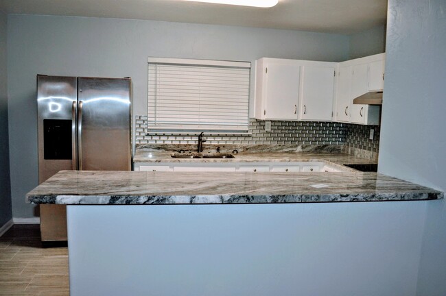 912 Tanner Dr in Tallahassee, FL - Building Photo - Building Photo