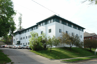 Jones Street Place Apartments in Omaha, NE - Building Photo - Building Photo