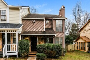 4723 Old Highgate Entry in Stone Mountain, GA - Building Photo