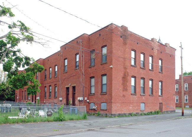 100 13th St in Watervliet, NY - Building Photo - Building Photo