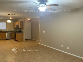 1065 E Omega Dr in San Tan Valley, AZ - Foto de edificio - Building Photo