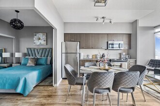 60 Grosvenor St in Toronto, ON - Building Photo - Building Photo