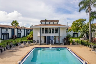 The Easton Apartments in Brandon, FL - Building Photo