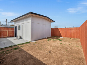 43028 45th St W in Lancaster, CA - Building Photo - Building Photo