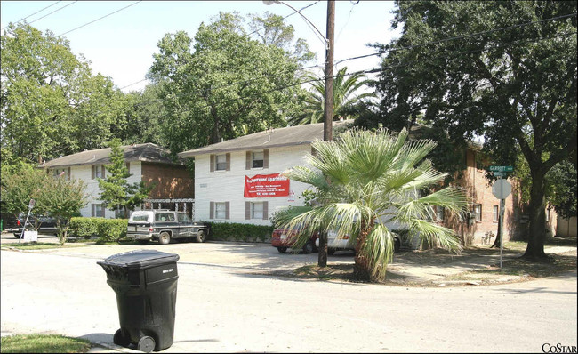 Westmoreland Central Apartments in Houston, TX - Building Photo - Building Photo