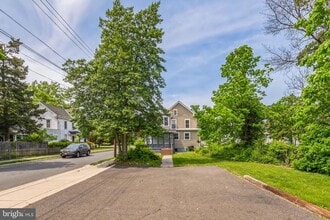 128 W Broad St in Paulsboro, NJ - Building Photo - Building Photo