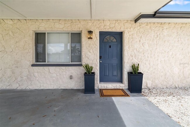5384 56th Ave N in St. Petersburg, FL - Building Photo - Building Photo