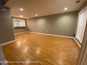 11 Duncan Way in Freehold, NJ - Building Photo - Building Photo