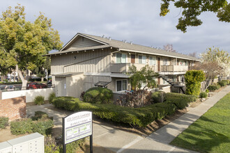 Los Gatos Gardens in Los Gatos, CA - Foto de edificio - Building Photo