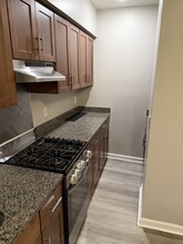 406 N Broadway, Unit 1R in Rumford, RI - Foto de edificio - Building Photo