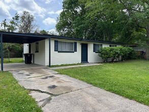 6814 Tinkerbell Ln in Jacksonville, FL - Building Photo - Building Photo