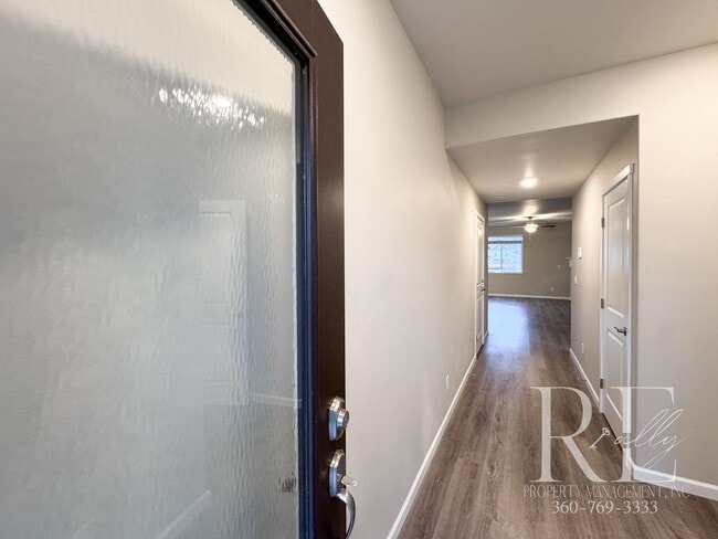 110 McNeal Ave in Bremerton, WA - Building Photo - Building Photo