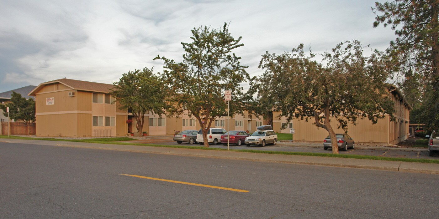 Silver Lake Apartments in Medical Lake, WA - Building Photo