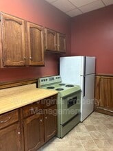 221 Temple St in Hinton, WV - Building Photo - Building Photo