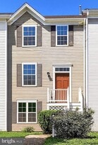 605 Warrenton Terrace NE in Leesburg, VA - Building Photo