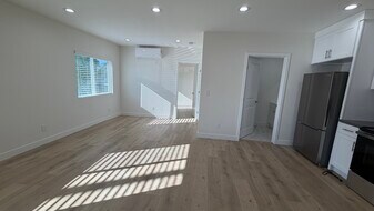 907 Herbine St in La Verne, CA - Building Photo