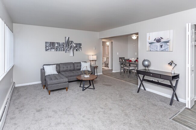 Cove on 10 - Warren, MI in Warren, MI - Foto de edificio - Interior Photo