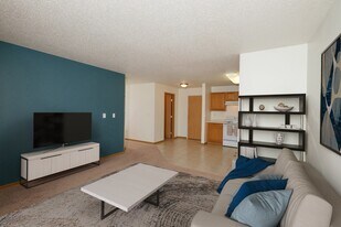 Pinehurst in Fargo, ND - Building Photo