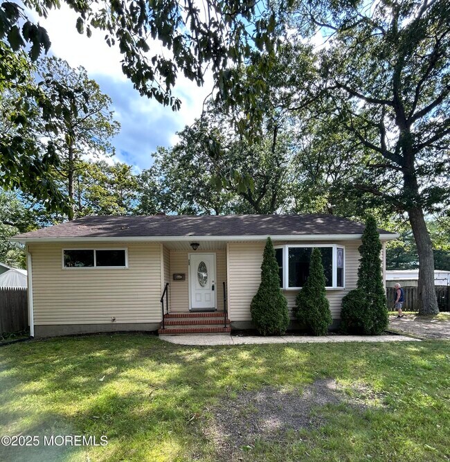 property at 2902 Herbertsville Rd