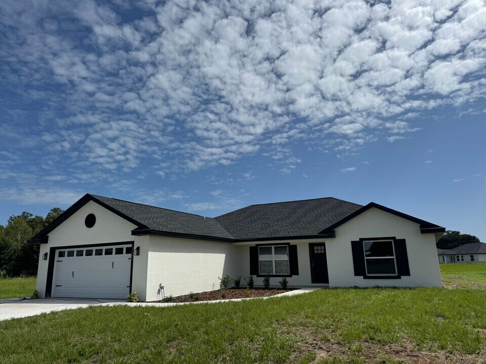 2635 SE 76th Rd in Bushnell, FL - Building Photo